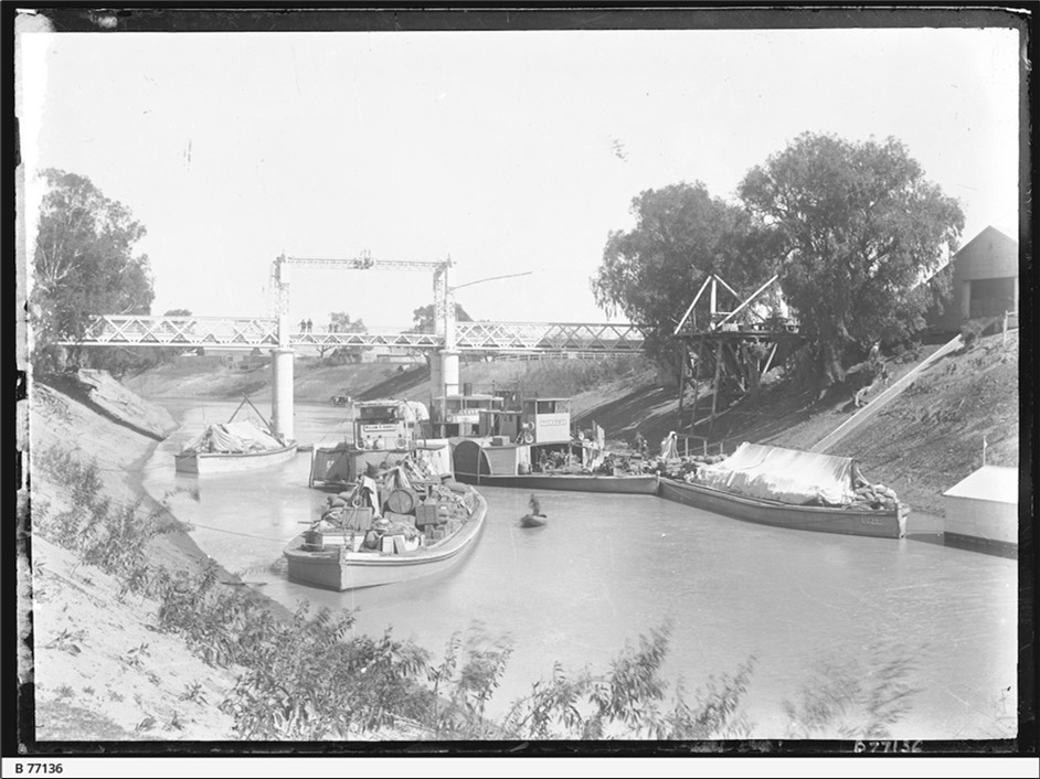 Paddle steamers and river boats on the Darling River, near Wilcannia (approximately 1913–1919). State Library of South Australia, B 3456.